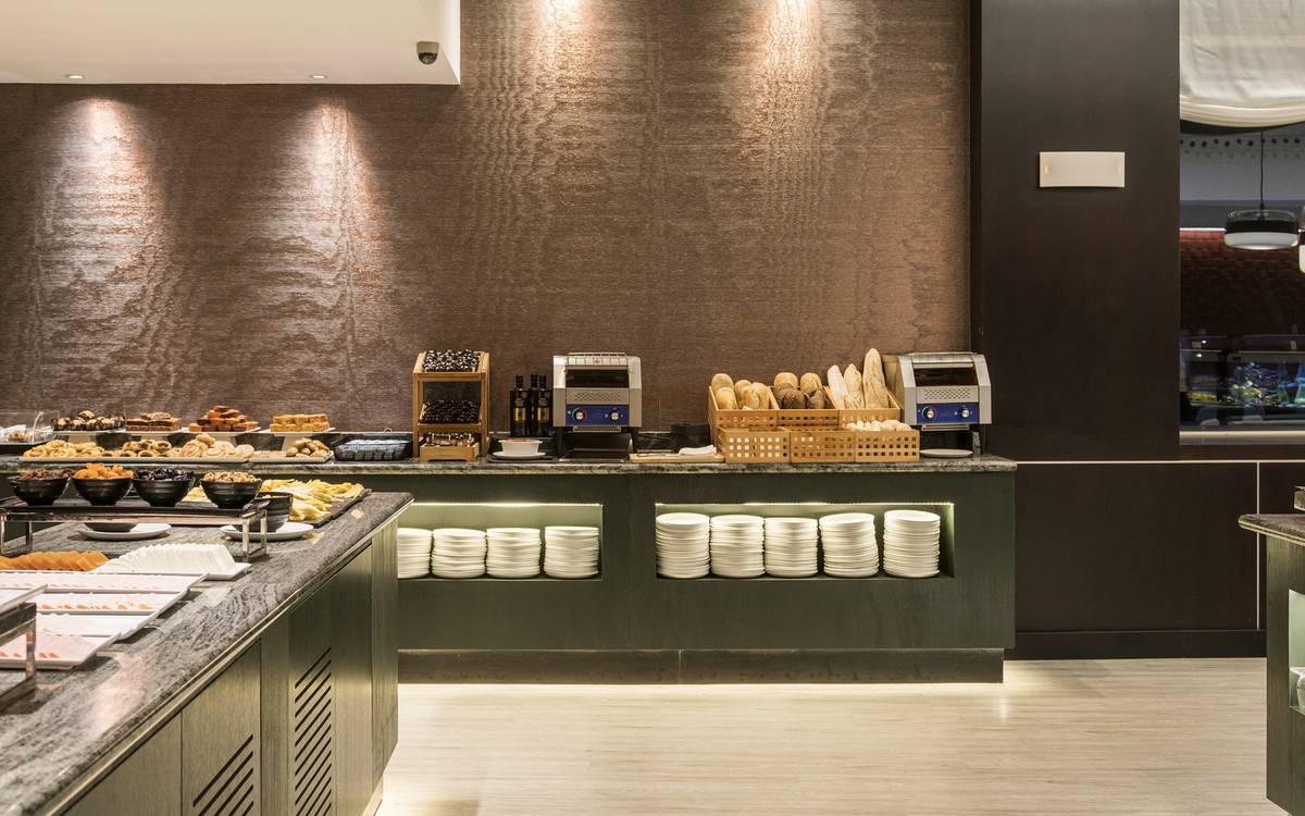 Colazione a buffet hotel ilunion málaga Colazione a buffet hotel ilunion málaga